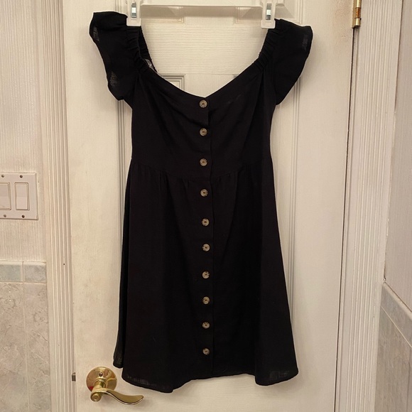 PacSun Dresses & Skirts - Black Flowy Dress